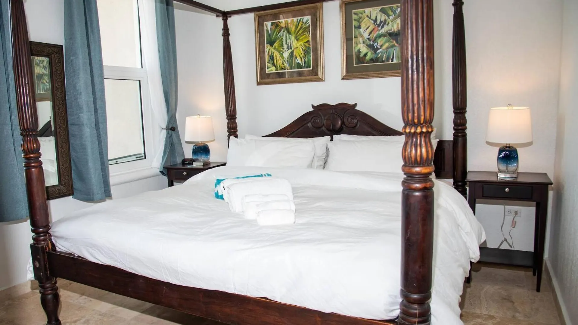 Apartament Ocean Bliss: Balcony & Pools & Peloton Bike! Cupecoy  Cupecoy (Sint Maarten)