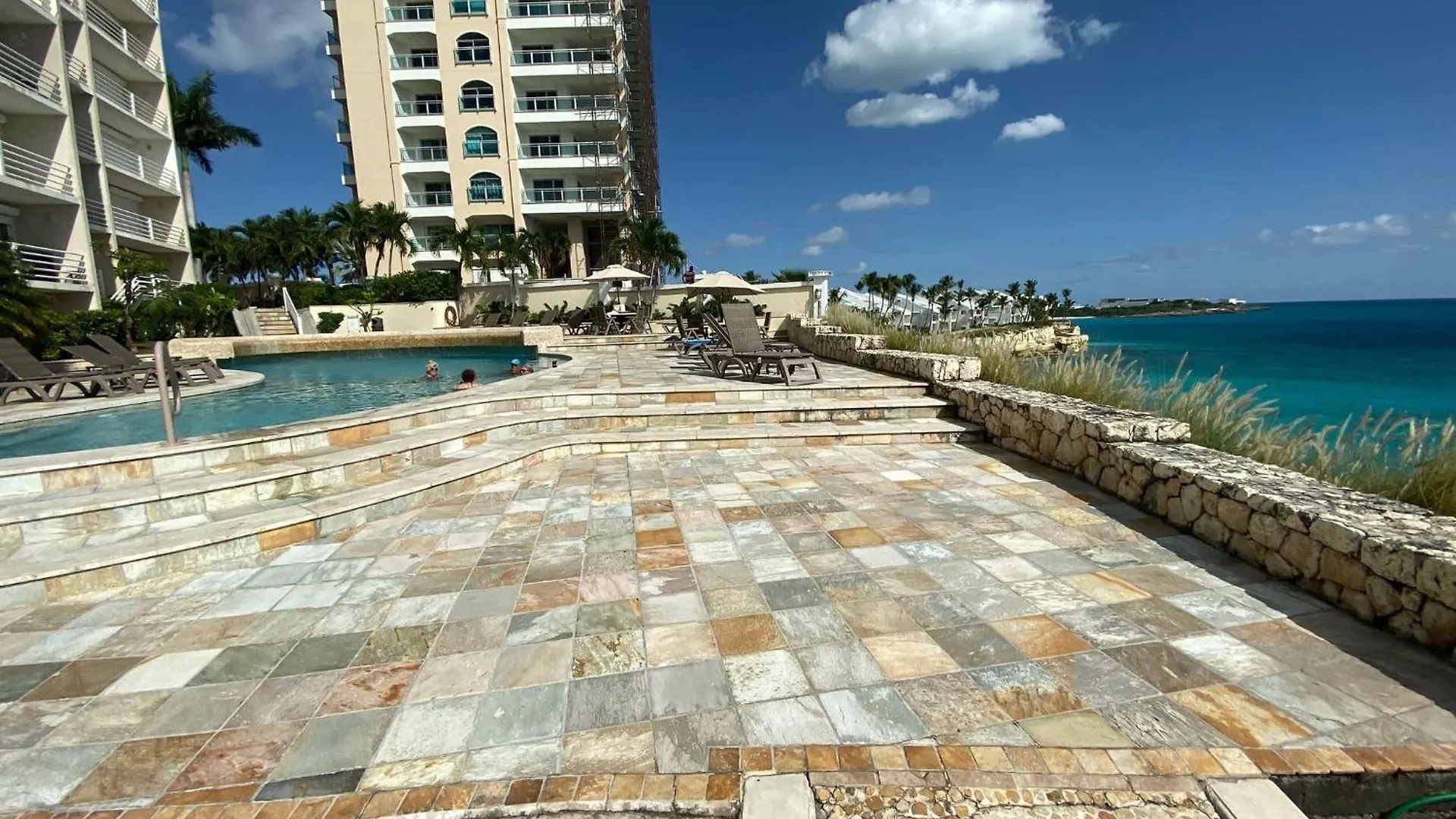 Apartament Ocean Bliss: Balcony & Pools & Peloton Bike! Cupecoy