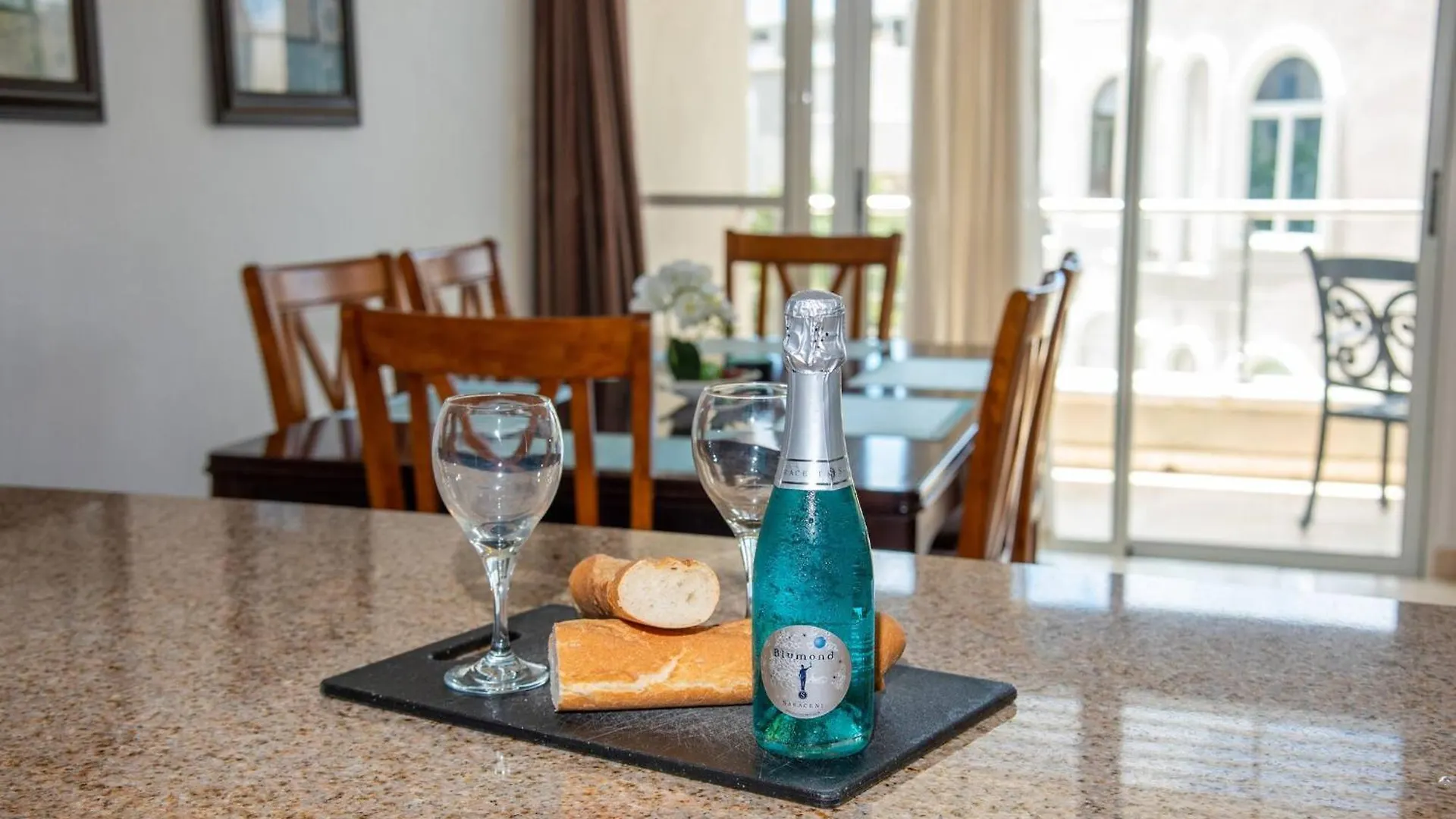 Apartament Ocean Bliss: Balcony & Pools & Peloton Bike! Cupecoy  Sint Maarten