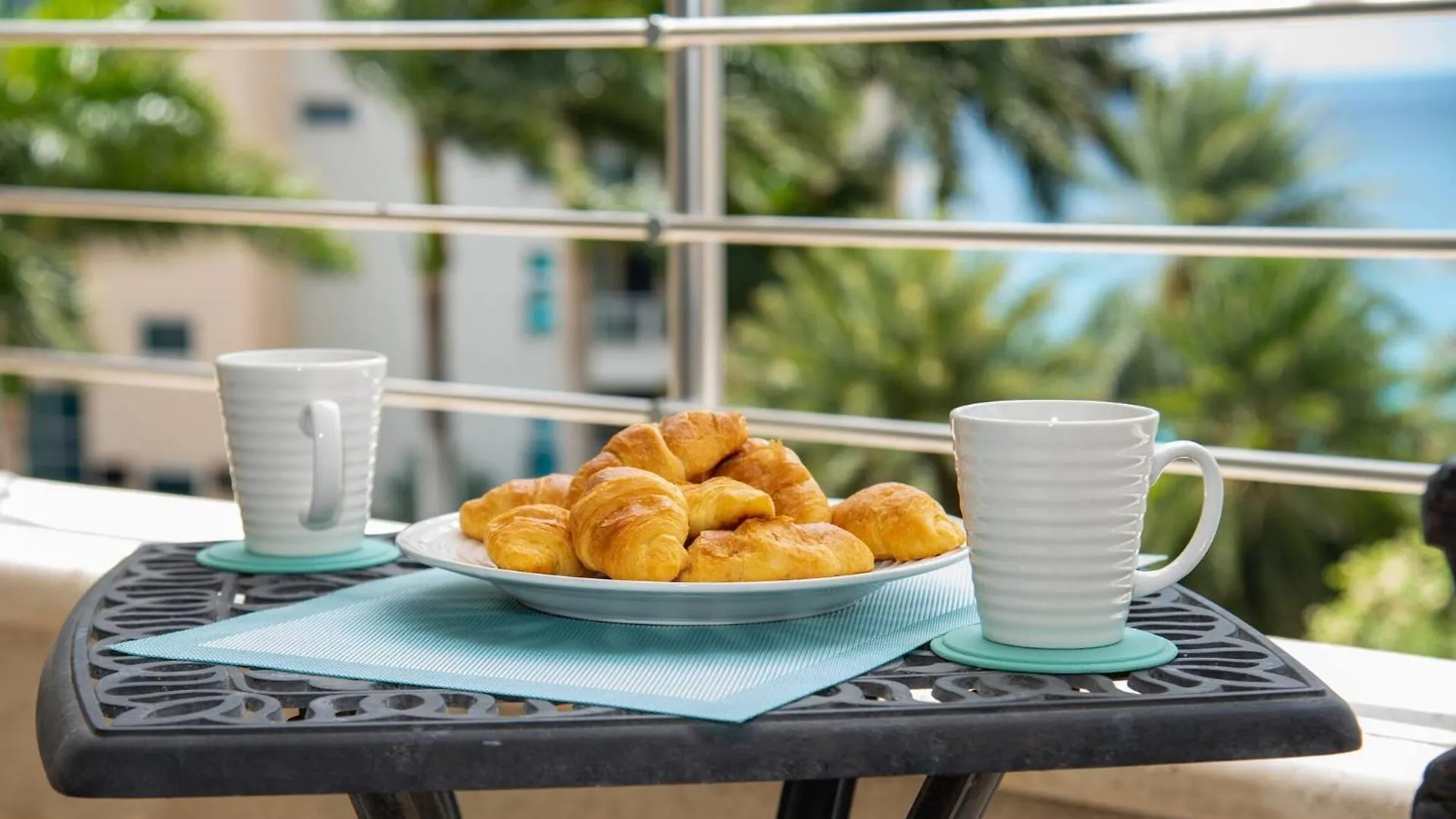 Apartament Ocean Bliss: Balcony & Pools & Peloton Bike! Cupecoy