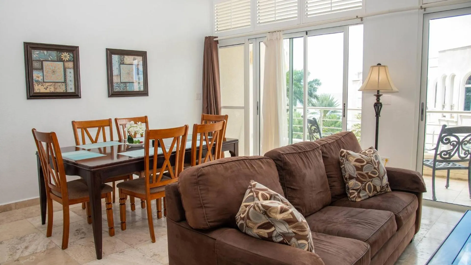 Apartament Ocean Bliss: Balcony & Pools & Peloton Bike! Cupecoy  0*, Cupecoy (Sint Maarten)